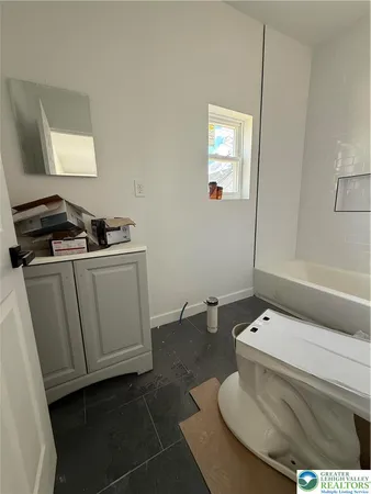 $2,500 | 729 3rd Street, Catasauqua, PA 18032