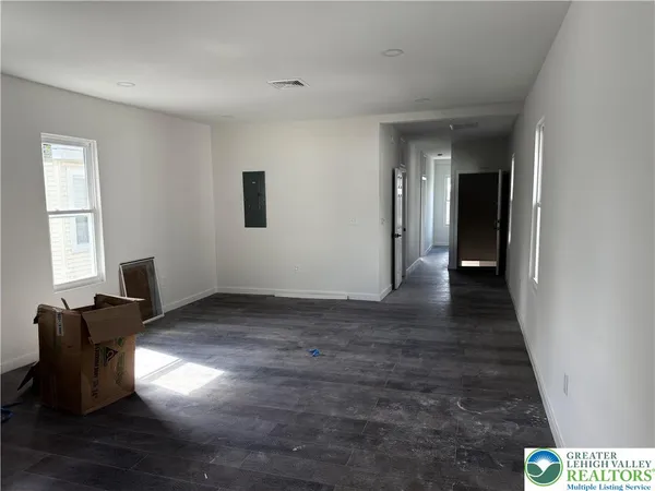 $2,500 | 729 3rd Street, Catasauqua, PA 18032