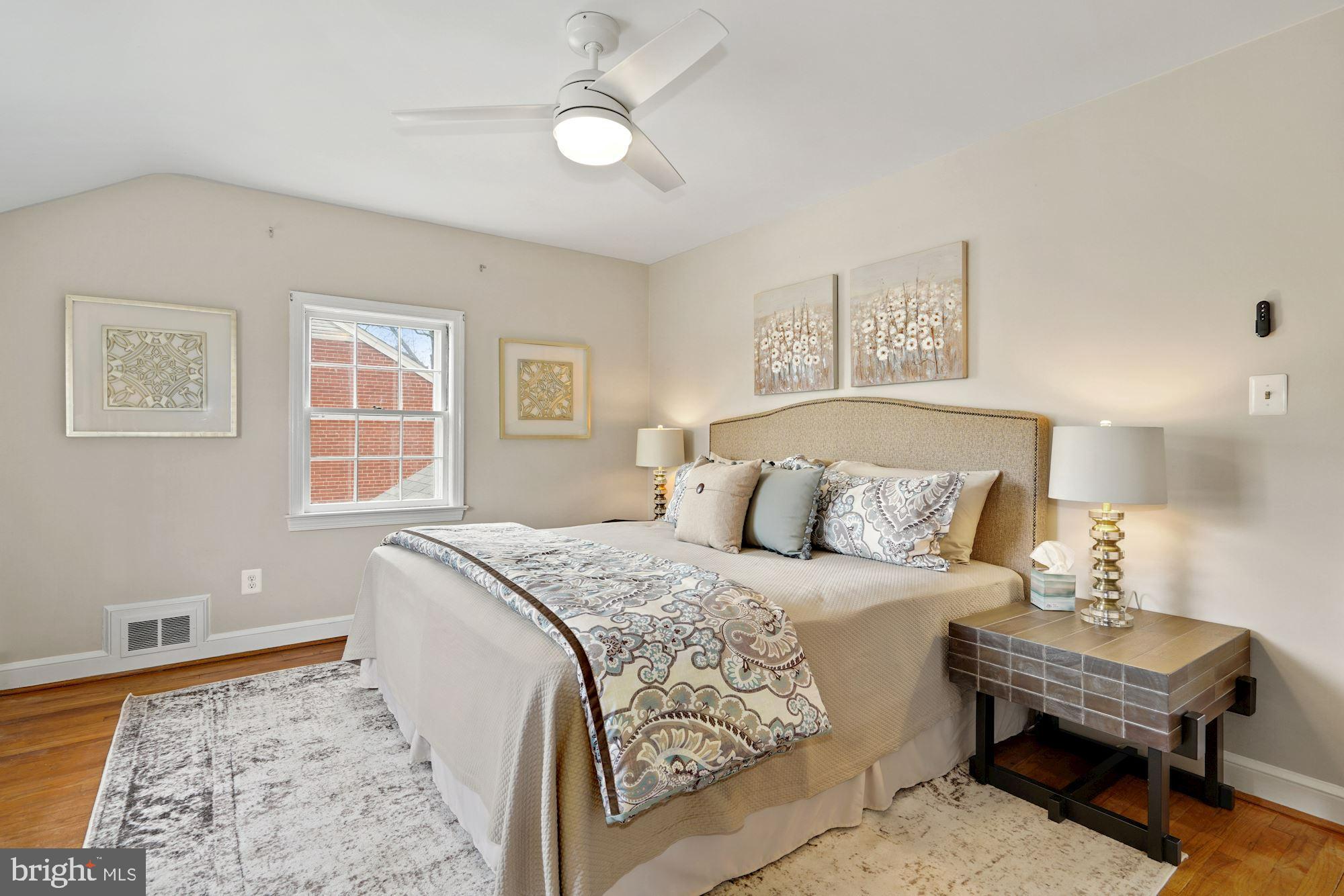 6555 28th Street North Arlington, VA 22213 - Photo 3 of 35