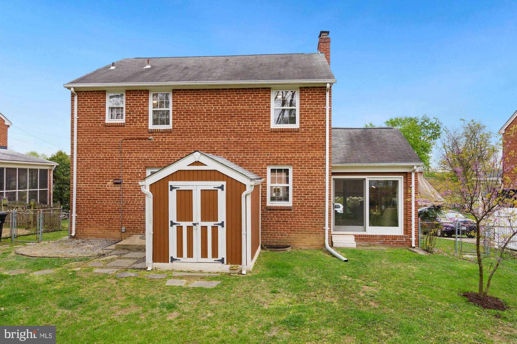 6555 28th Street North Arlington, VA 22213 - Photo 33 of 35