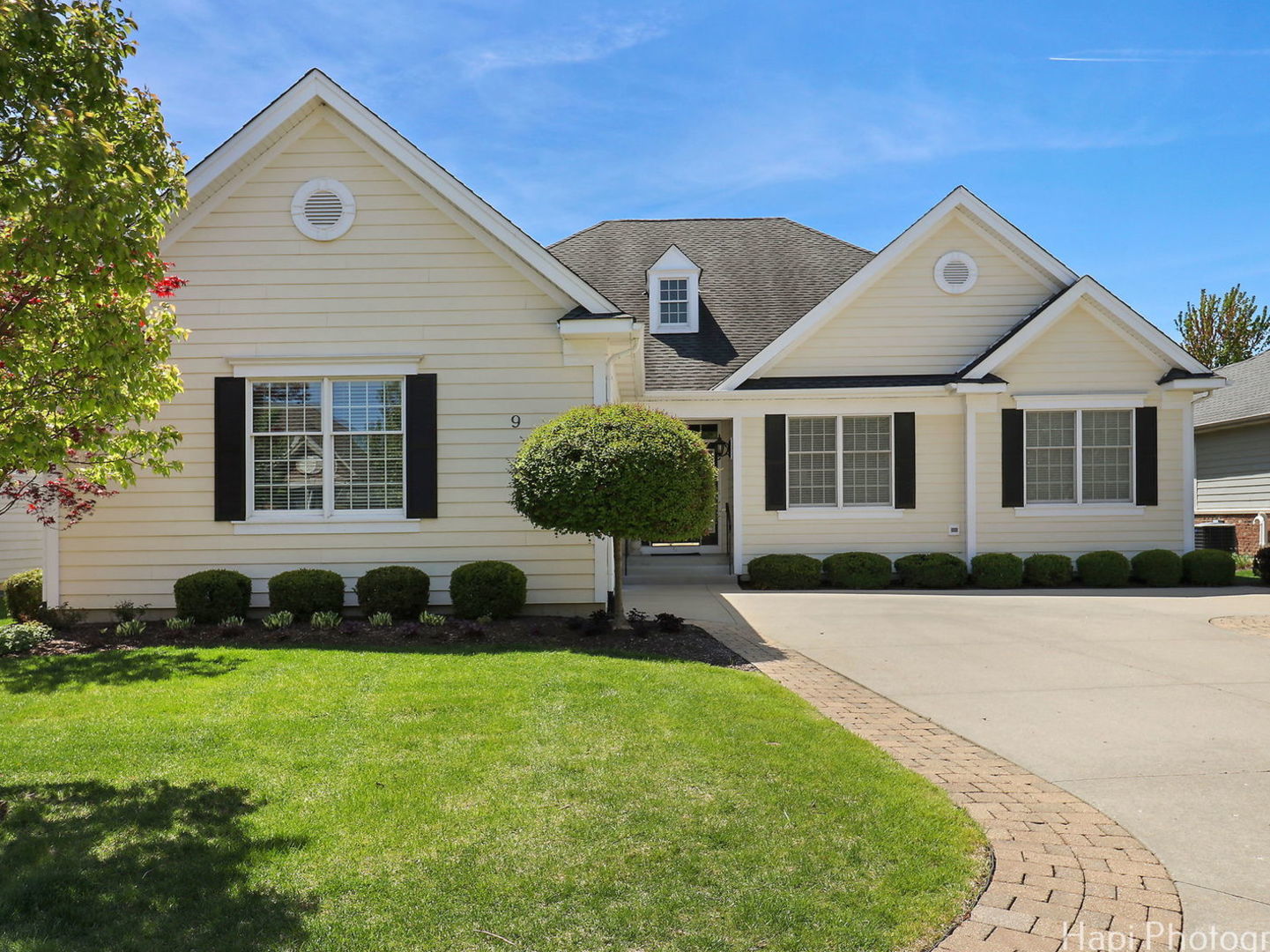 9 Chaco Court Barrington, IL 60010 - Photo 1 of 1 a house view with a garden space