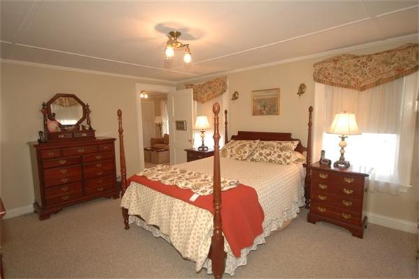 54 Raven Road Lowell, MA 01852 - Photo 20 of 30 Gallery Image 20