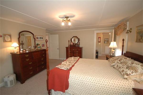 54 Raven Road Lowell, MA 01852 - Photo 21 of 30 Gallery Image 21