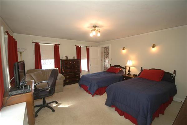 54 Raven Road Lowell, MA 01852 - Photo 23 of 30 Gallery Image 23