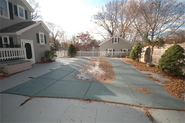 54 Raven Road Lowell, MA 01852 - Photo 27 of 30 Gallery Image 27