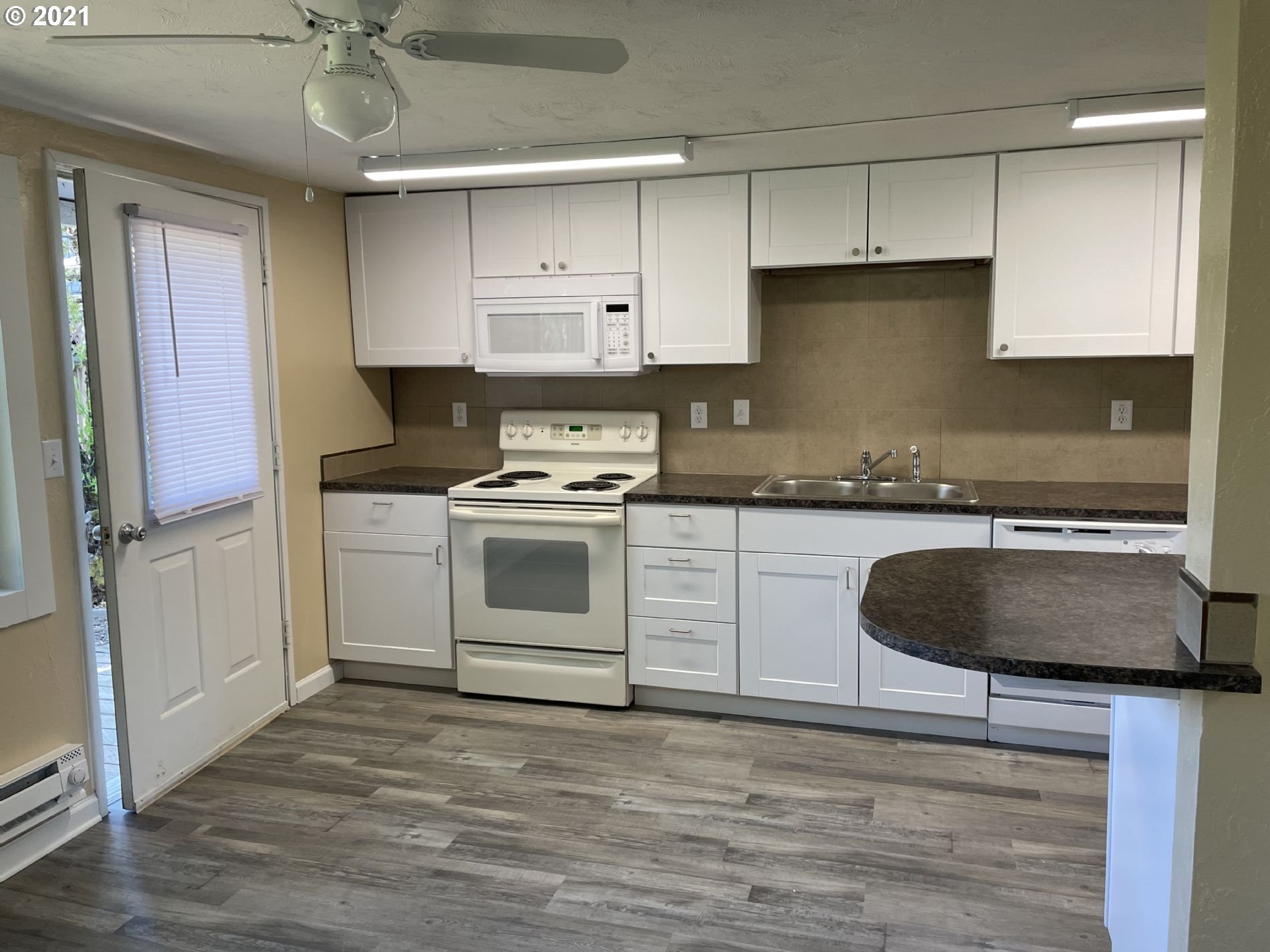 2620 D Street Springfield, OR 97477 - Photo 4 of 10