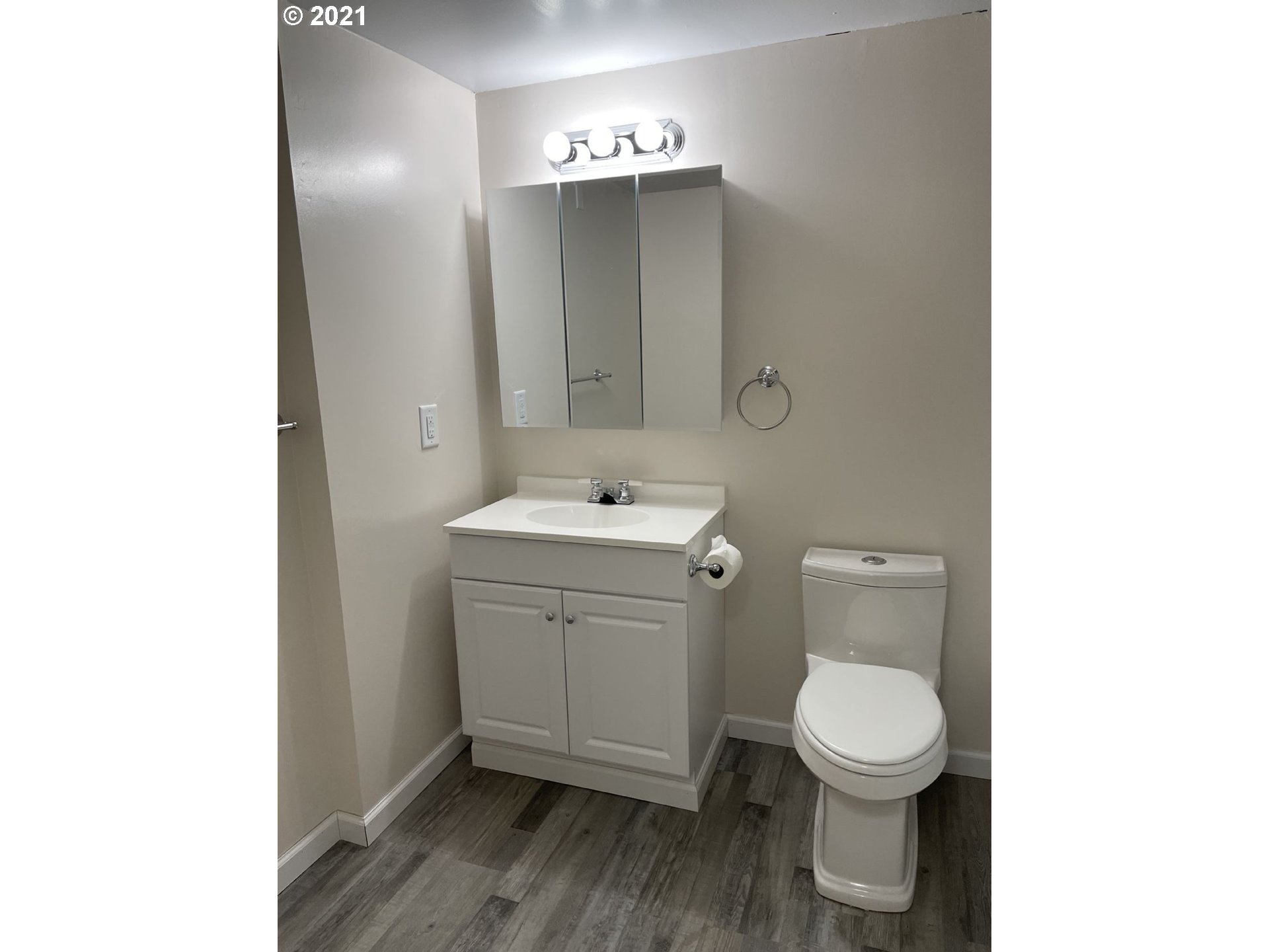 2620 D Street Springfield, OR 97477 - Photo 8 of 10