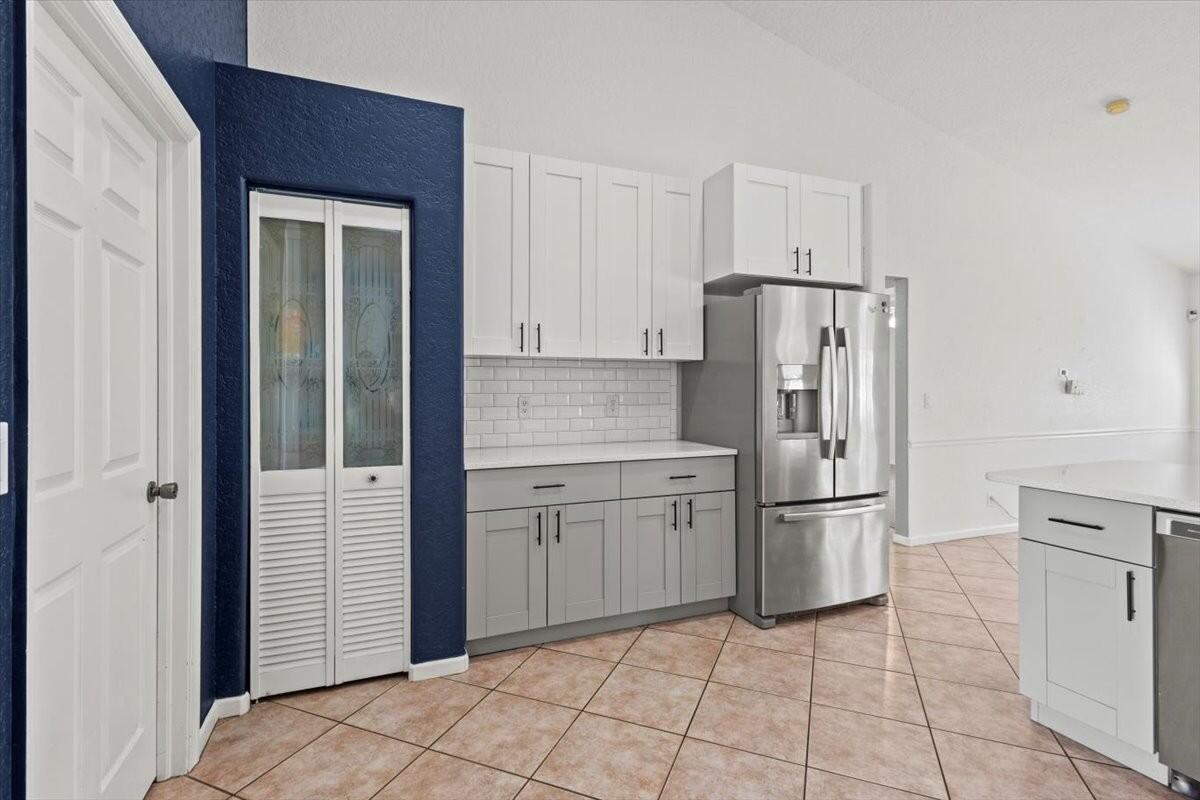 515 Southeast Cliff Road Port St. Lucie, FL 34984 - Photo 10 of 70 515-SE-Cliff-Rd-0042