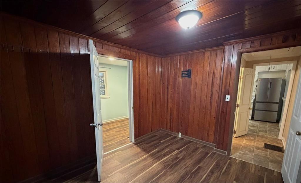 2246 Rhinehill Road Southeast Atlanta, GA 30315 - Photo 15 of 30 Gallery Image 15