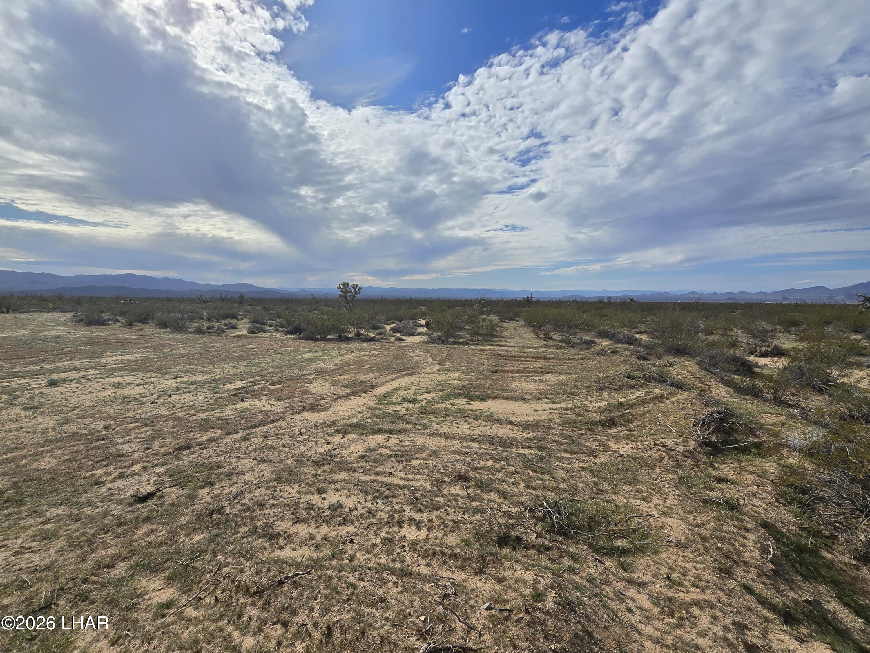 3412 South Lone Ranger Road Yucca, AZ 86438 - Photo 9 of 18 a view of an ocean