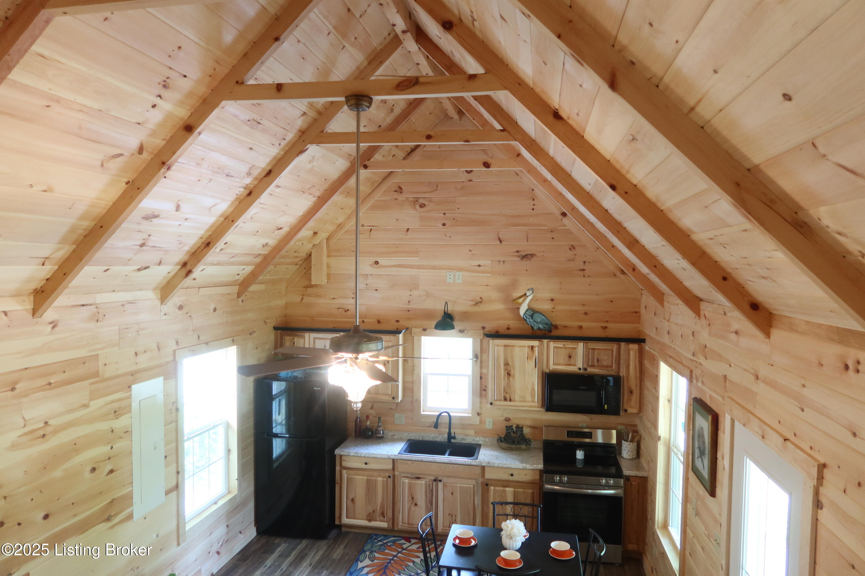 255 Little Cabin Lane Falls Of Rough, KY 40119 - Photo 26 of 52 2025-05-26 02.15.18
