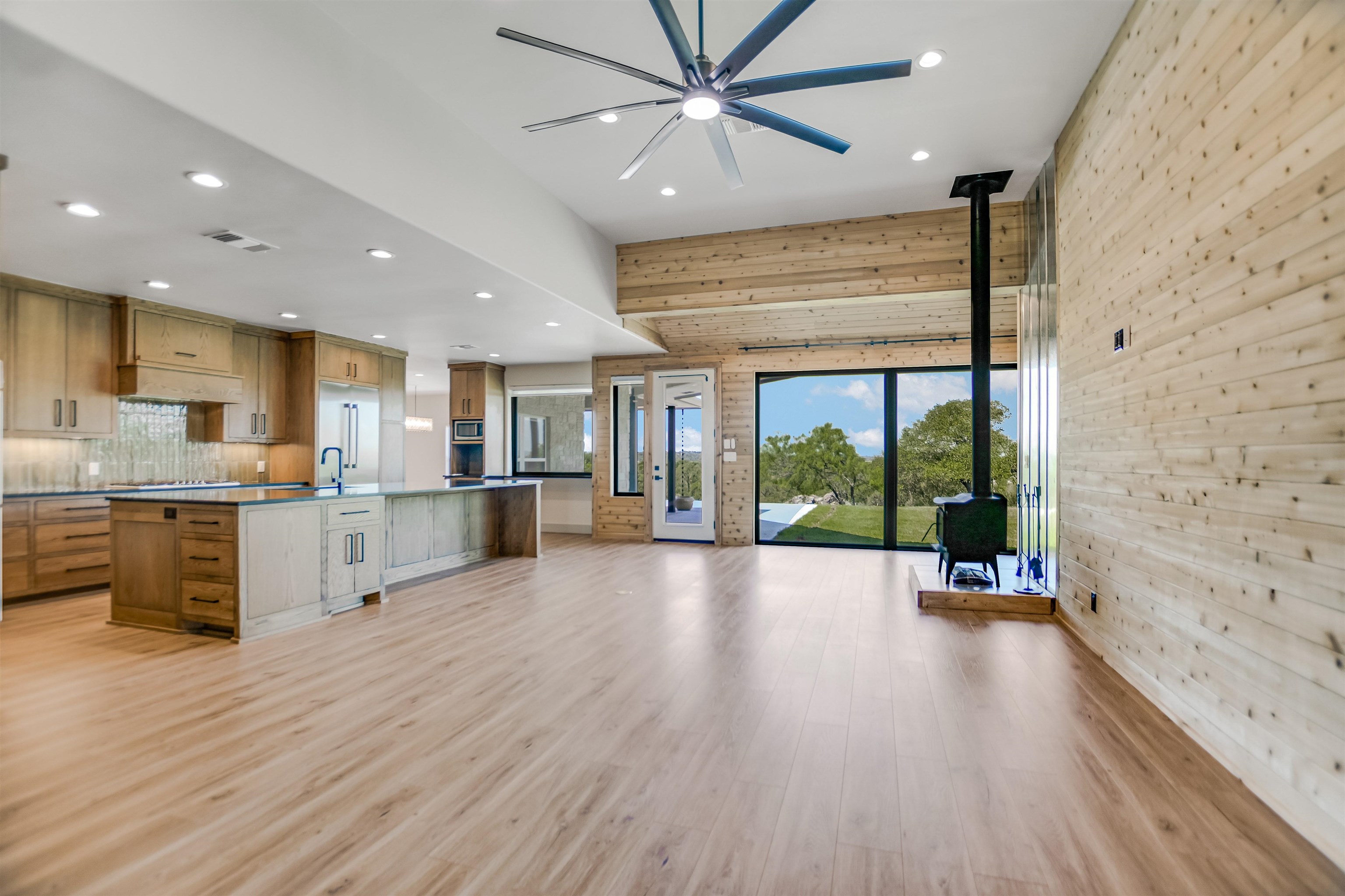 418 The Hills Road Horseshoe Bay, TX 78657 - Photo 4 of 28