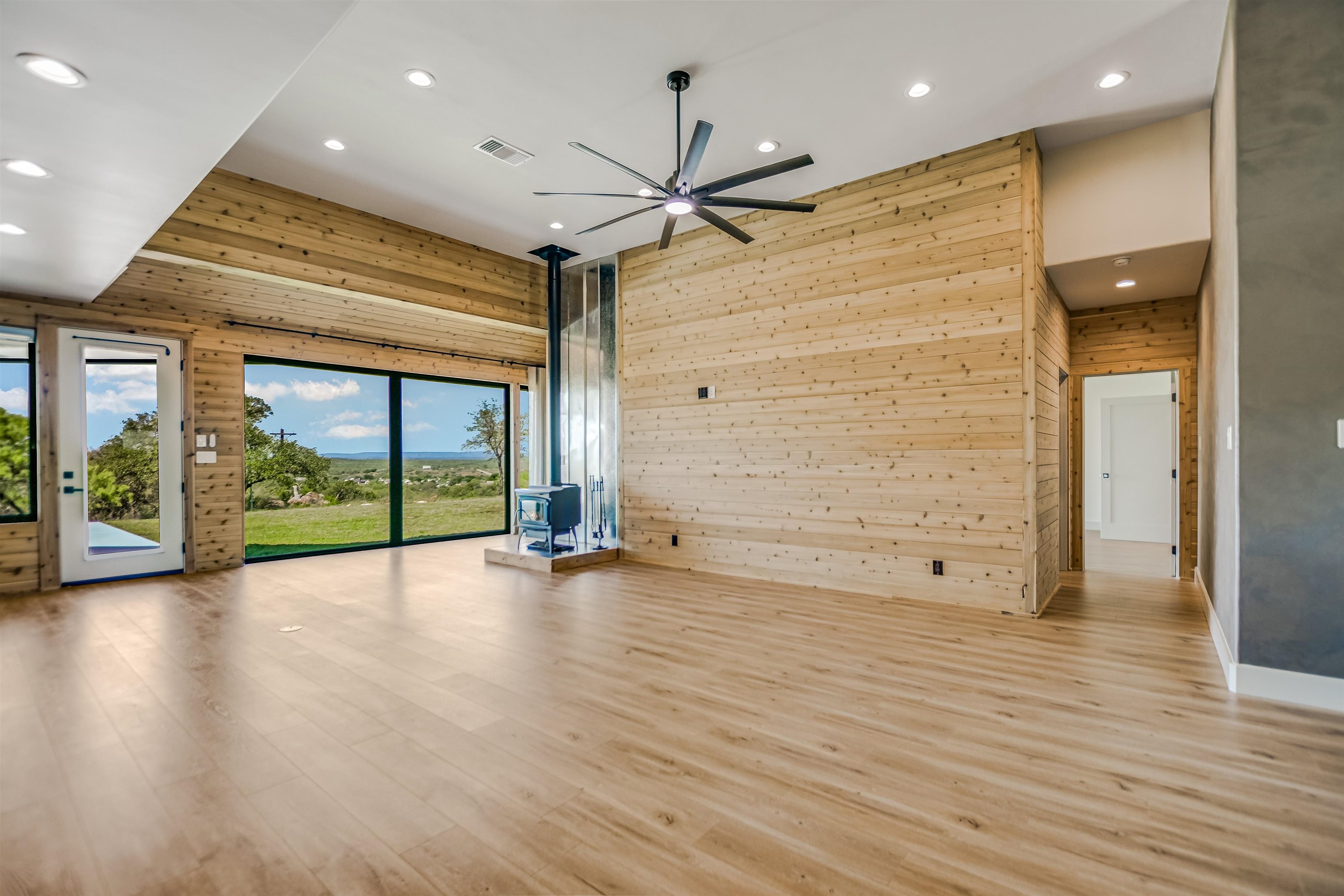 418 The Hills Road Horseshoe Bay, TX 78657 - Photo 7 of 28