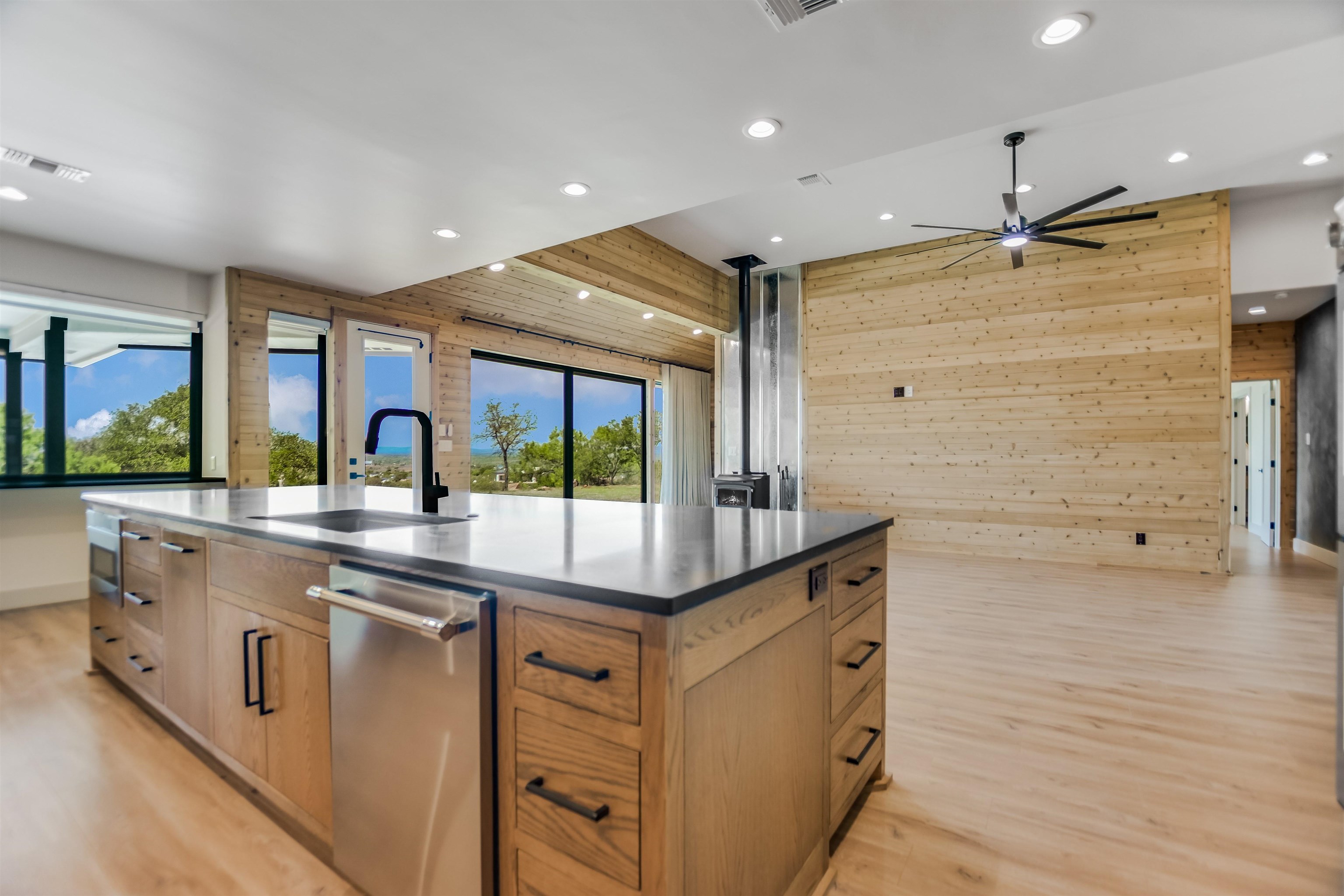 418 The Hills Road Horseshoe Bay, TX 78657 - Photo 8 of 28