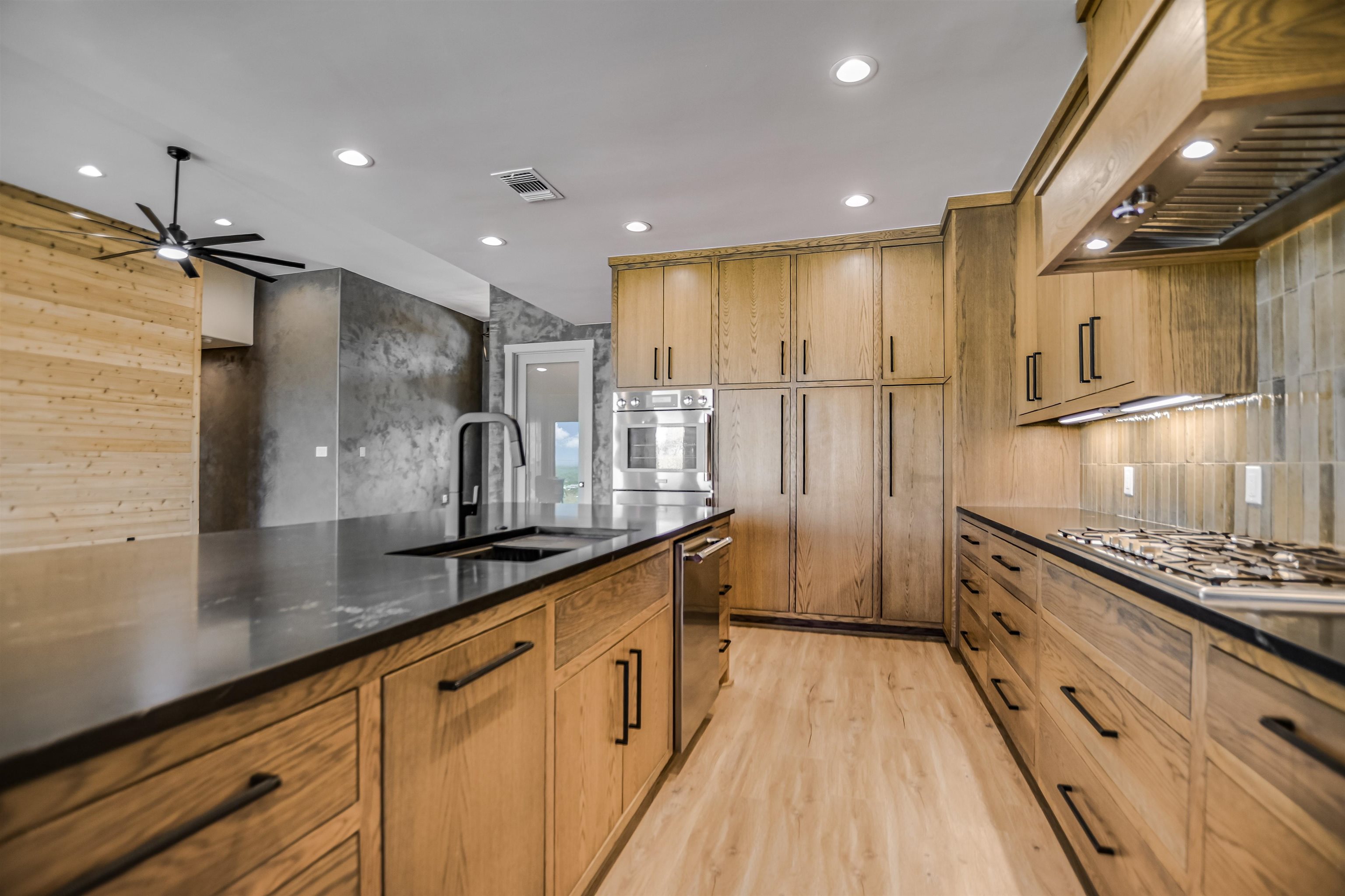 418 The Hills Road Horseshoe Bay, TX 78657 - Photo 10 of 28