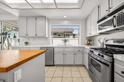 $1,195,000 | 12144 Carrollton Square, San Diego, CA 92128