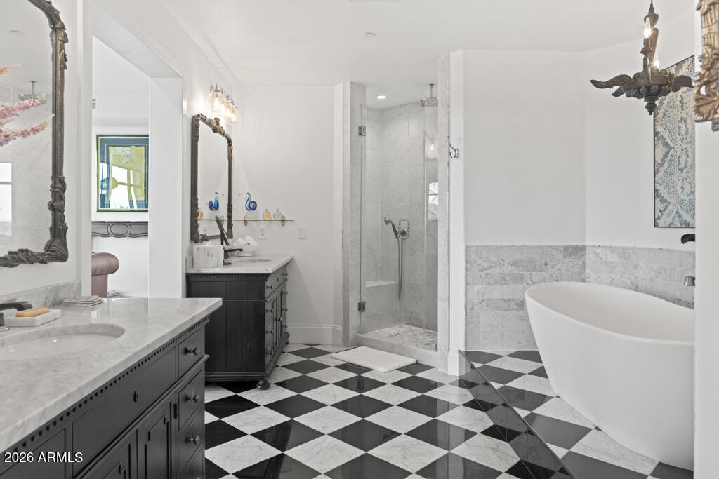 2211 East Camelback Road, Unit 902 Phoenix, AZ 85016 - Photo 15 of 47 Primary Suite Vanity