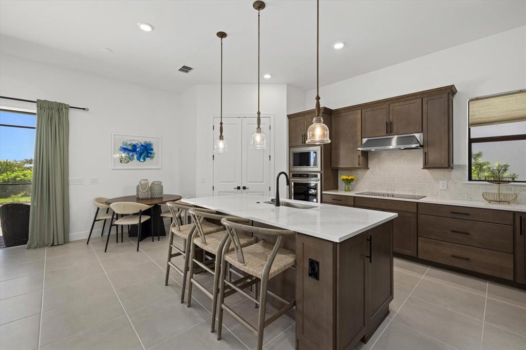 16211 Hidden Oak Loop Lakewood Ranch, FL 34211 - Photo 4 of 42