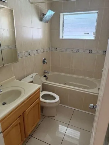 $2,995 | 330 North 65th Way, Hollywood, FL 33024