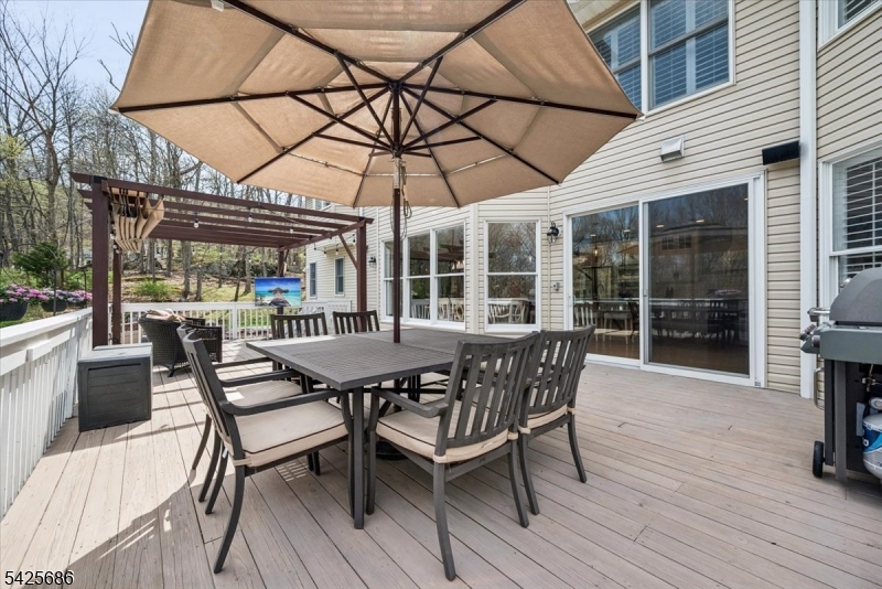 9 Mills Ridge Sparta, NJ 07871 - Photo 14 of 37