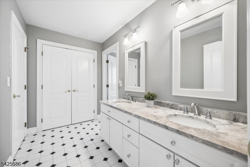 9 Mills Ridge Sparta, NJ 07871 - Photo 27 of 37