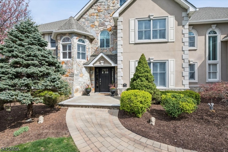 9 Mills Ridge Sparta, NJ 07871 - Photo 3 of 37