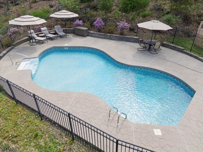 9 Mills Ridge Sparta, NJ 07871 - Photo 35 of 37