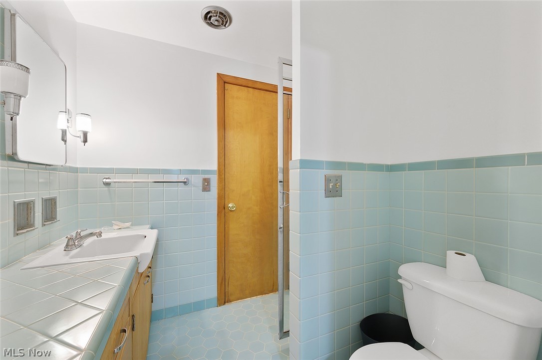 1466 Westover Road Cleveland, OH 44118 - Photo 17 of 35 Gallery Image 17