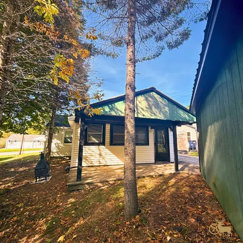 $239,000 | 76 Falvey Street, Bangor, ME 04401