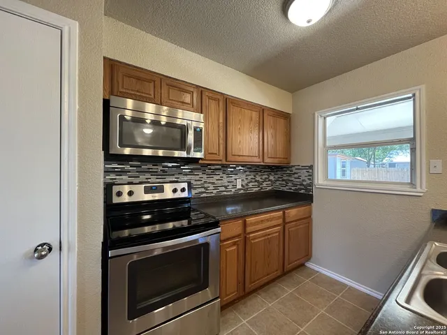 $1,495 | 4102 Judivan, San Antonio, TX 78218