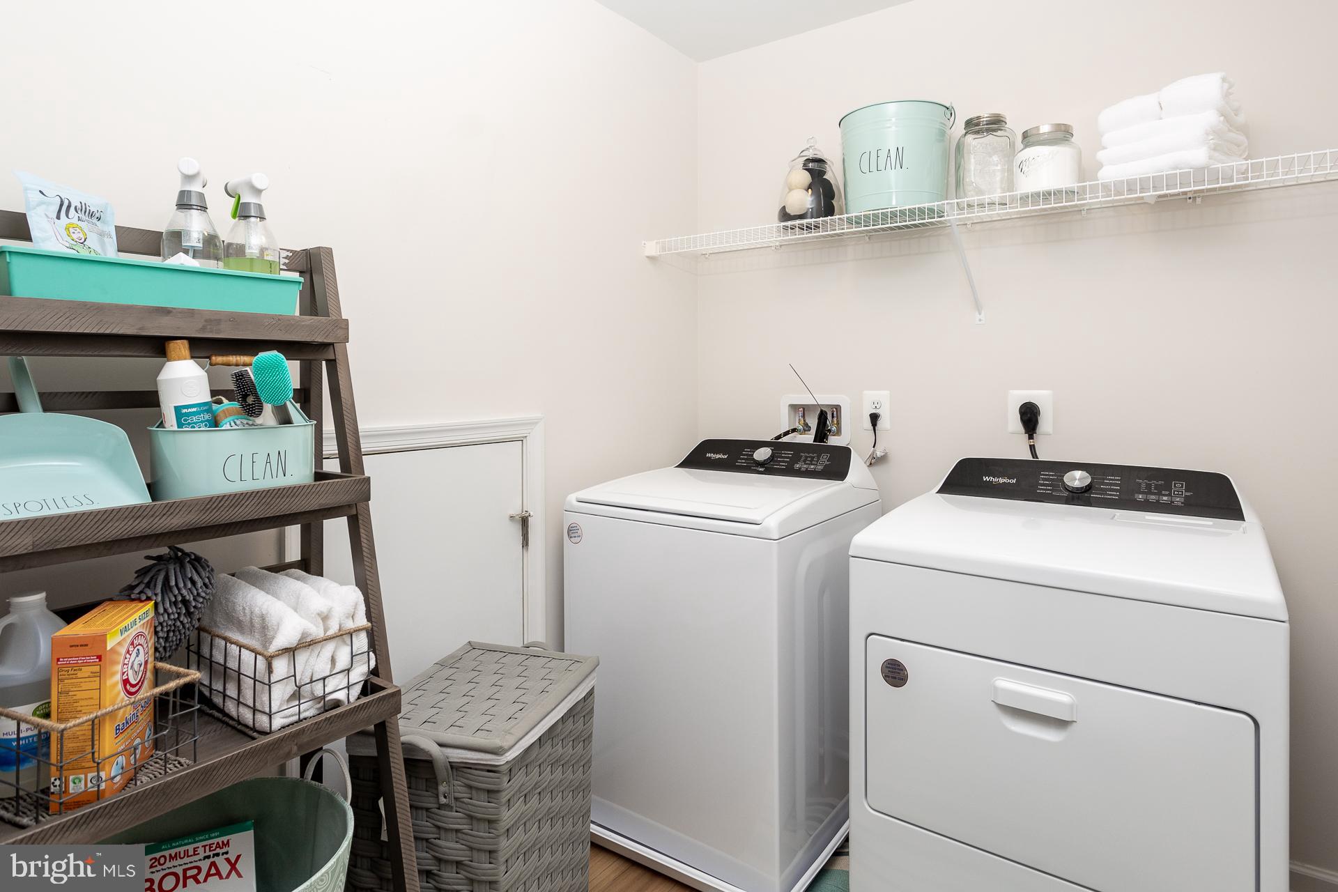 500 Benjamin Drive Hanover, PA 17331 - Photo 21 of 22 a utility room with dryer and washer