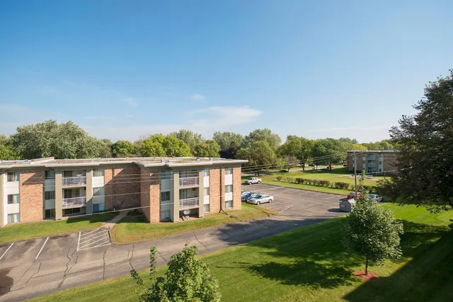 $83,500 | 4130 Rahn Road, Unit 209, Eagan, MN 55122