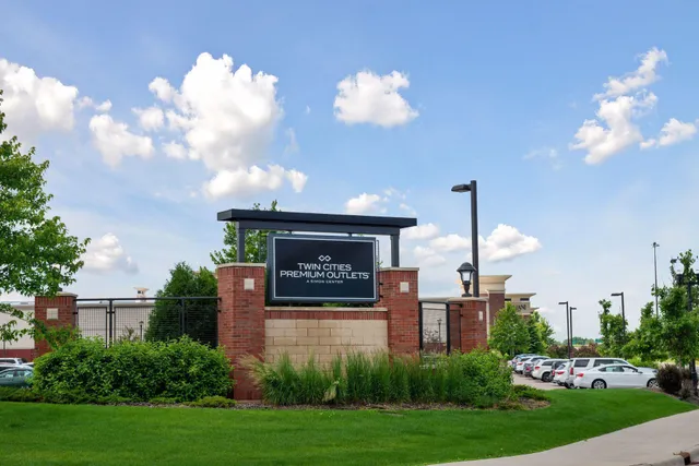 $83,500 | 4130 Rahn Road, Unit 209, Eagan, MN 55122