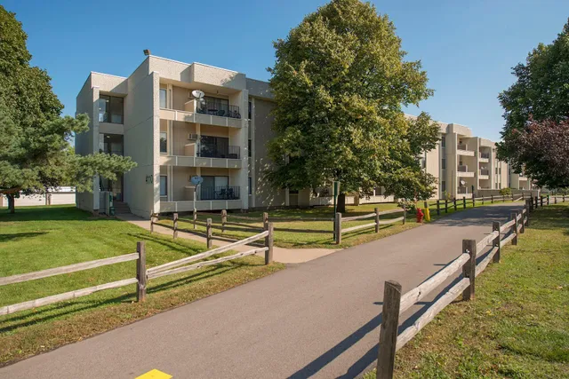 $83,500 | 4130 Rahn Road, Unit 209, Eagan, MN 55122