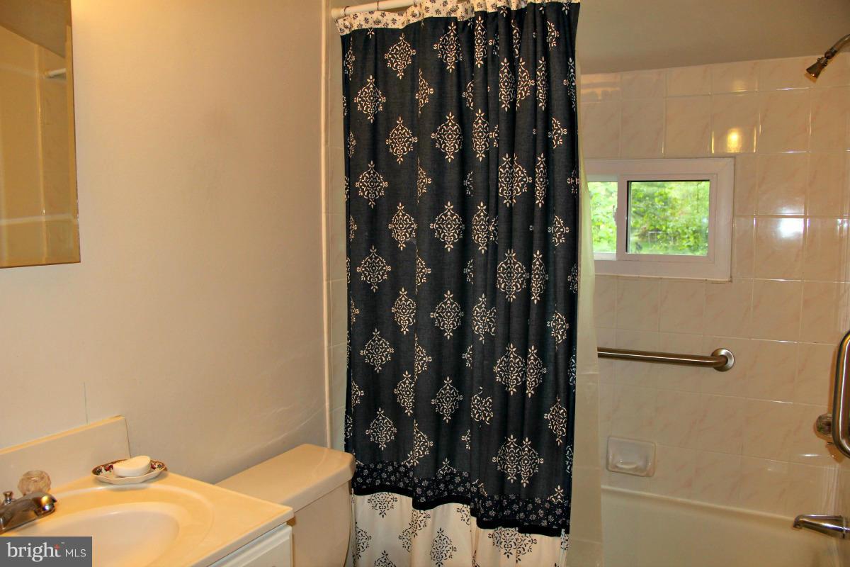 1931 Foxhall Road McLean, VA 22101 - Photo 16 of 21 walk in closet with window