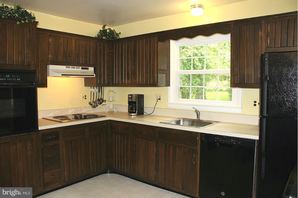 1931 Foxhall Road McLean, VA 22101 - Photo 7 of 21