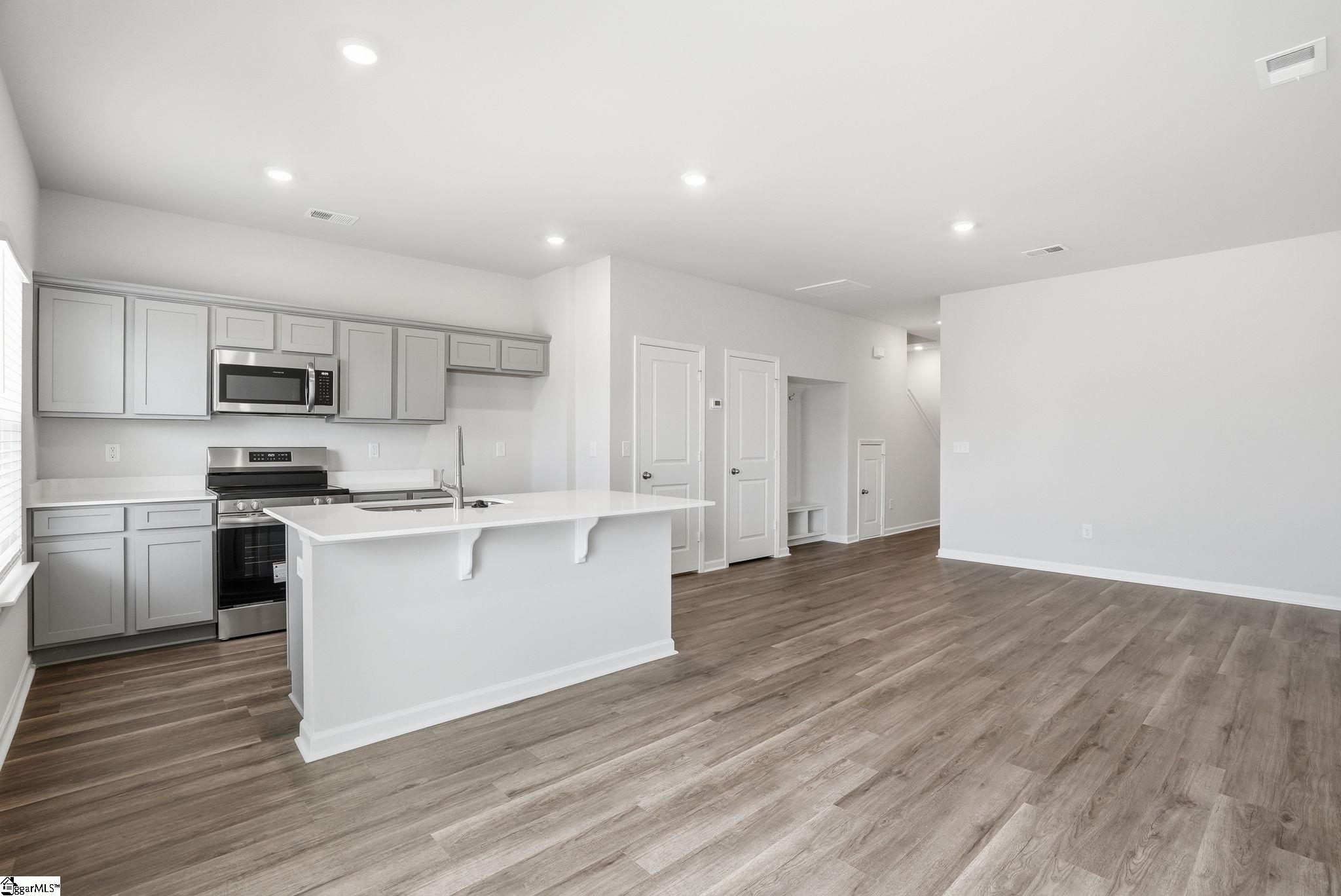 321 Lilac Loop Greenwood, SC 29646 - Photo 7 of 25