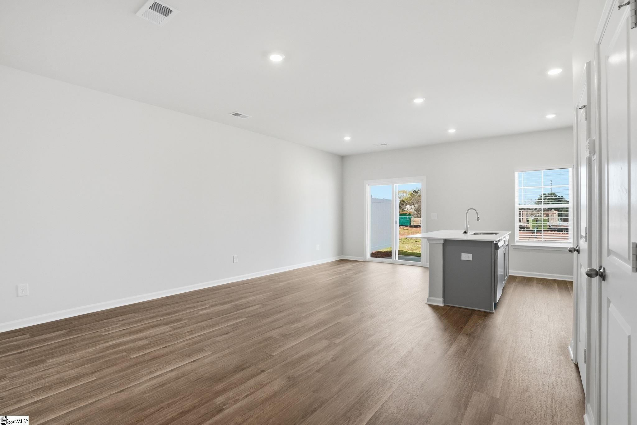 321 Lilac Loop Greenwood, SC 29646 - Photo 8 of 25