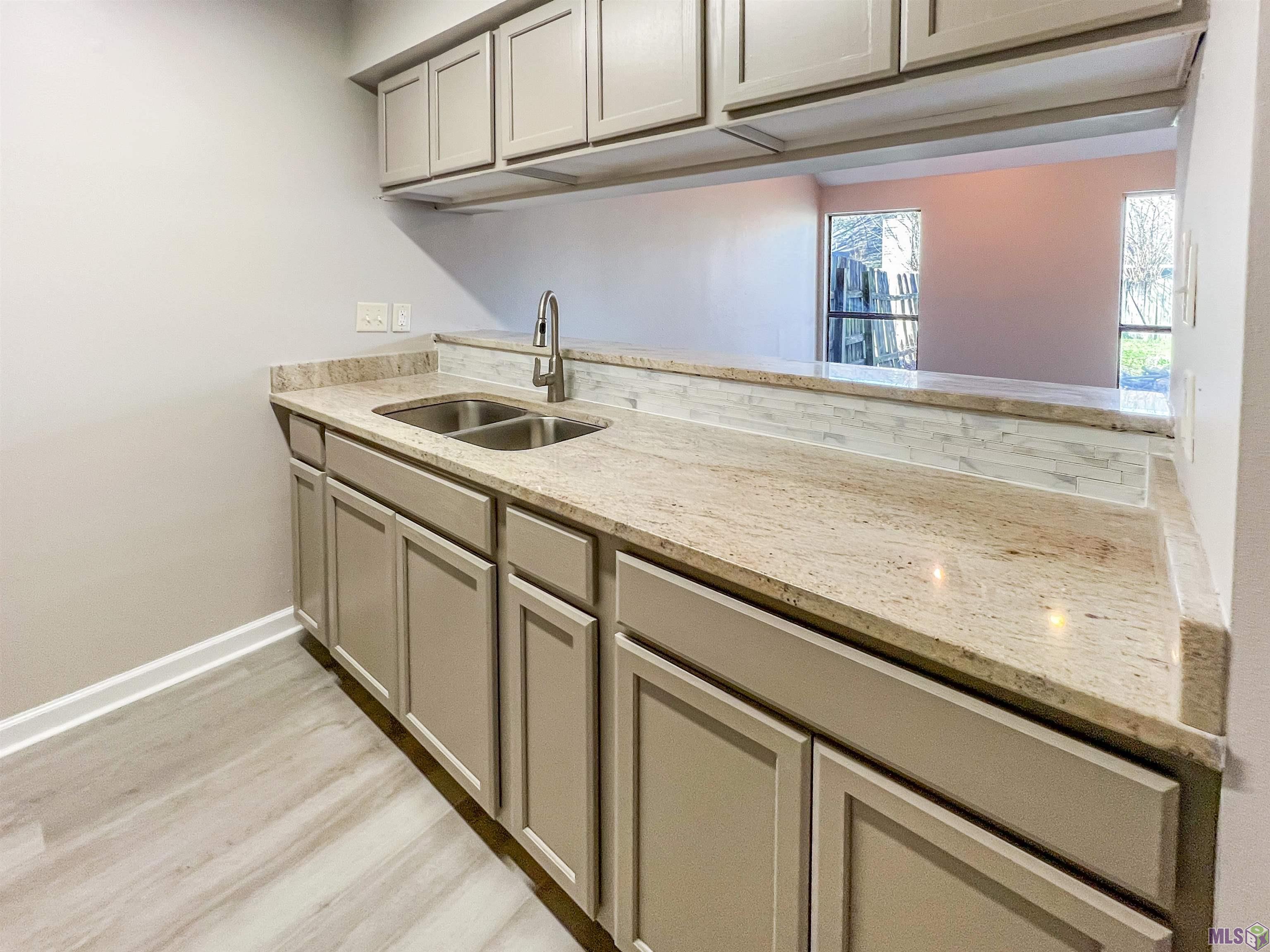 15722 Riverdale Avenue Baton Rouge, LA 70816 - Photo 7 of 11