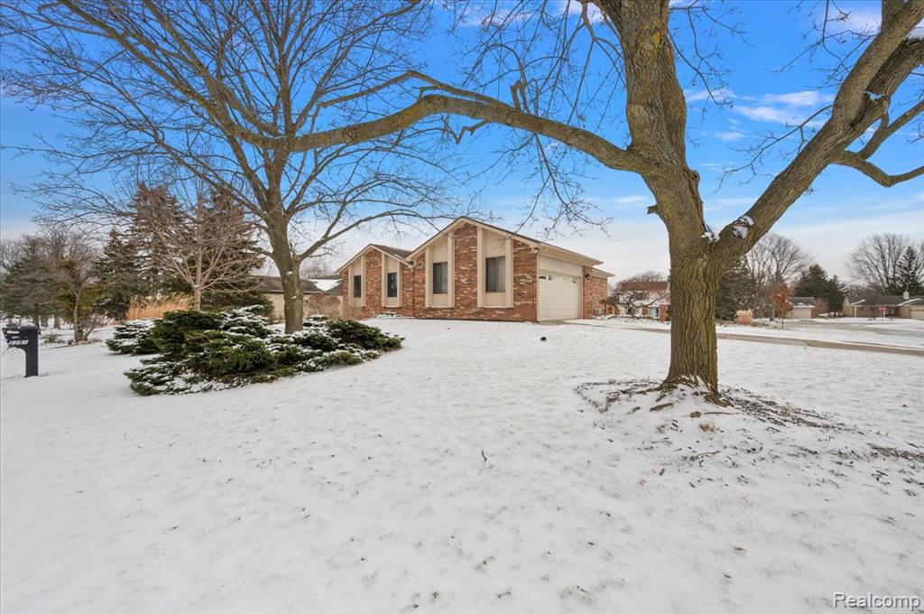 2251 Highsplint Drive Rochester Hills, MI 48307 - Photo 4 of 68