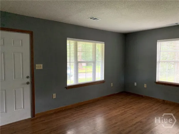 $1,450 | 5301 Athena Drive, Savannah, GA 31404