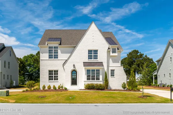 $829,900 | 168 Pine Tree Point, Snow Hill, NC 28580