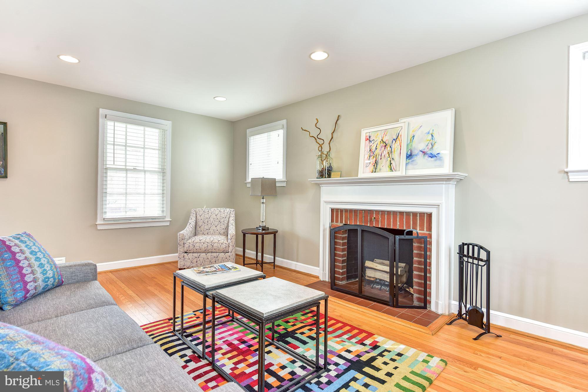 4504 Chesapeake Street Northwest Washington, DC 20016 - Photo 3 of 21 Living Room