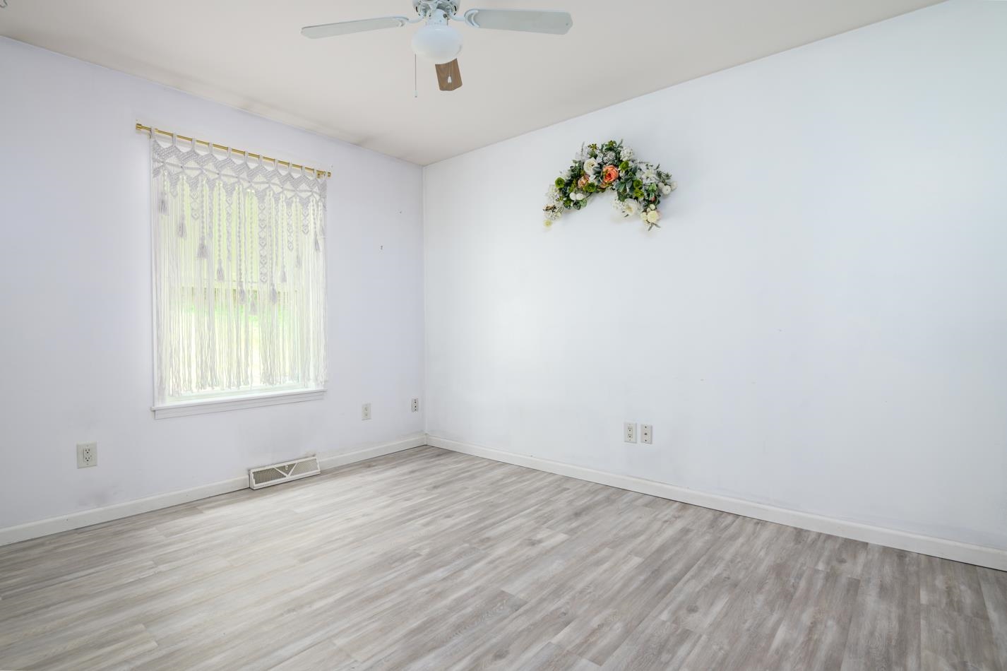 17 Woodlawn Road Raymond, NH 03077 - Photo 15 of 31 Gallery Image 15