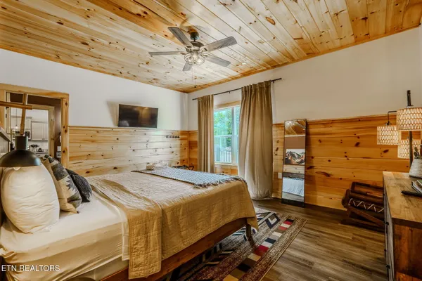 $1,589,990 | 1130 Lee Cardwell Circle, Unit 5, Pigeon Forge, TN 37863