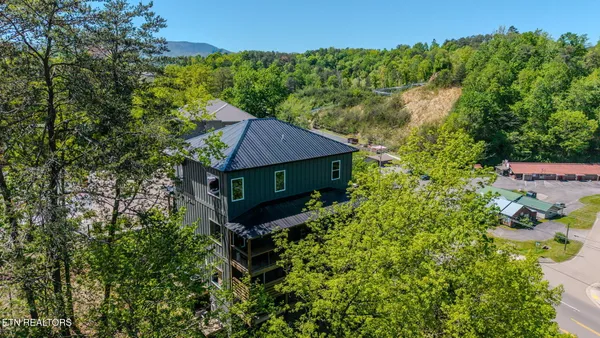$1,589,990 | 1130 Lee Cardwell Circle, Unit 5, Pigeon Forge, TN 37863