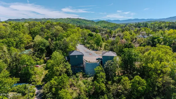 $1,589,990 | 1130 Lee Cardwell Circle, Unit 5, Pigeon Forge, TN 37863