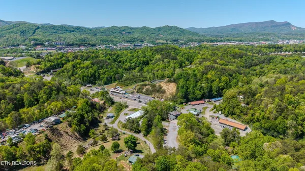 $1,589,990 | 1130 Lee Cardwell Circle, Unit 5, Pigeon Forge, TN 37863