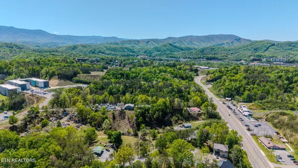 $1,589,990 | 1130 Lee Cardwell Circle, Unit 5, Pigeon Forge, TN 37863