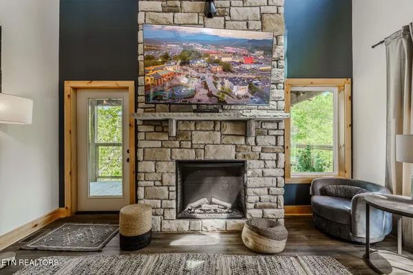$1,589,990 | 1130 Lee Cardwell Circle, Unit 5, Pigeon Forge, TN 37863